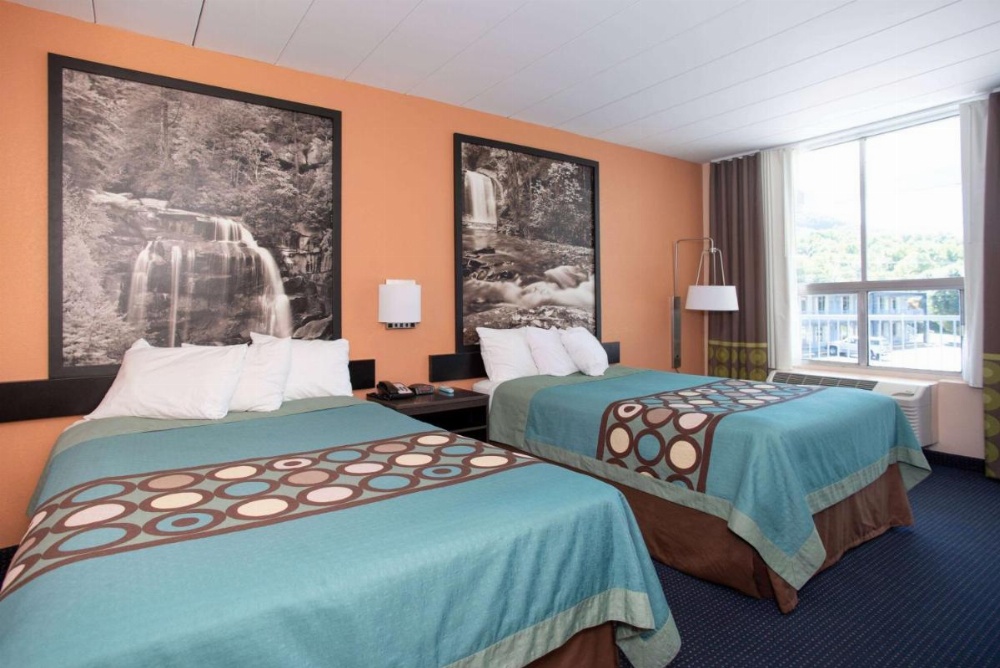 Super 8 by Wyndham Black Mountain